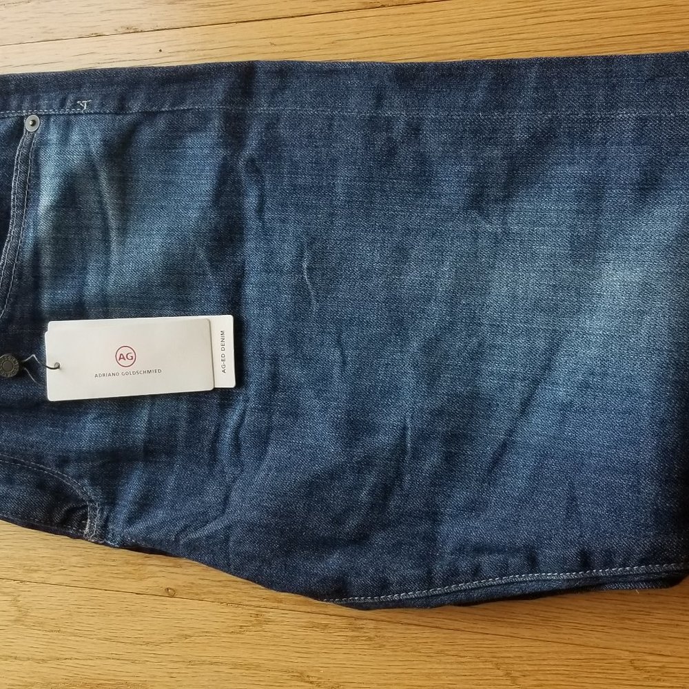 AG Nikki Crop - Relaxed Skinny Crop